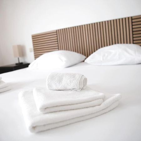 Cozy 3 Bedroom House With 11 Kw Electric Car Charger 에스페랑주 외부 사진