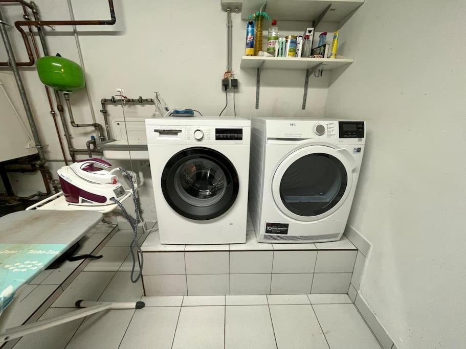 Cozy 3 Bedroom House With 11 Kw Electric Car Charger 에스페랑주 외부 사진