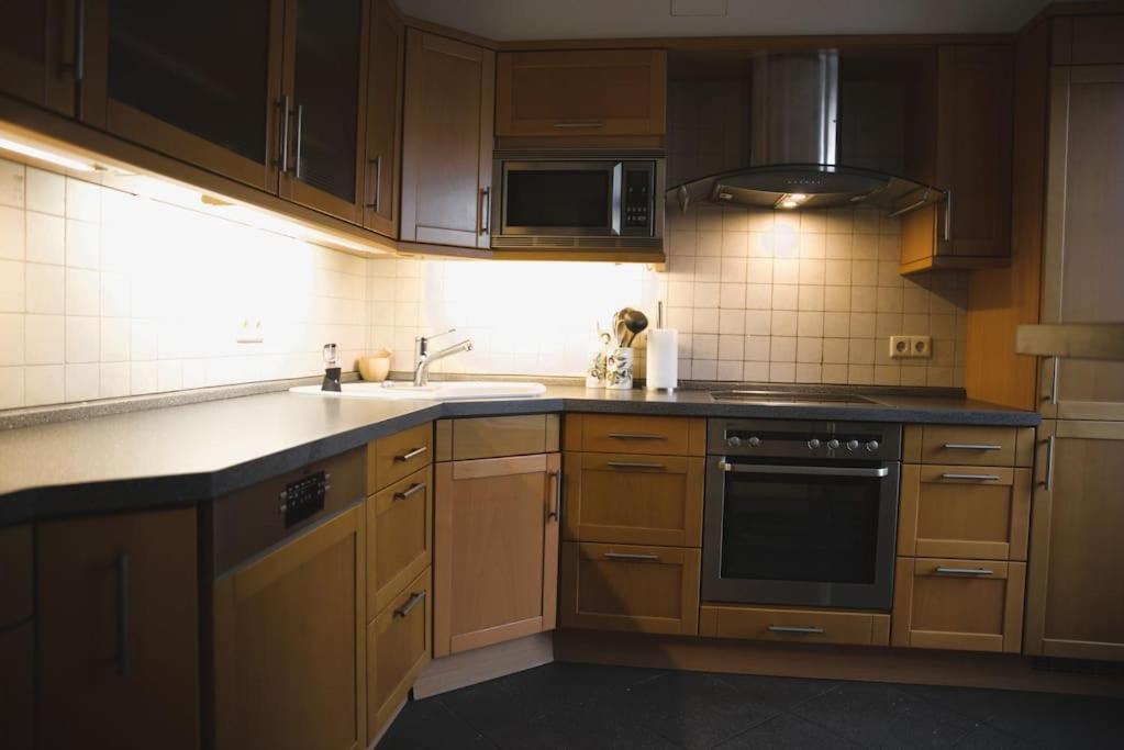 Cozy 3 Bedroom House With 11 Kw Electric Car Charger 에스페랑주 외부 사진