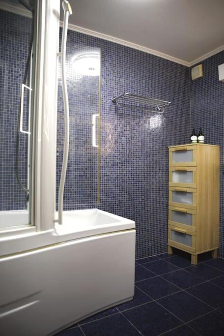 Cozy 3 Bedroom House With 11 Kw Electric Car Charger 에스페랑주 외부 사진
