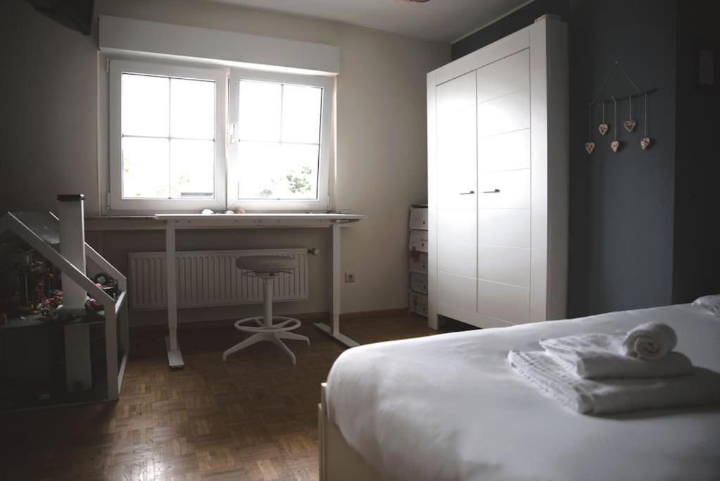Cozy 3 Bedroom House With 11 Kw Electric Car Charger 에스페랑주 외부 사진